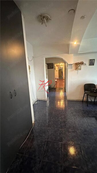 Teiul Doamnei, vanzare apartament 4 camere.