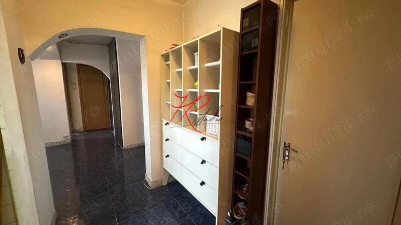 Teiul Doamnei, vanzare apartament 4 camere.