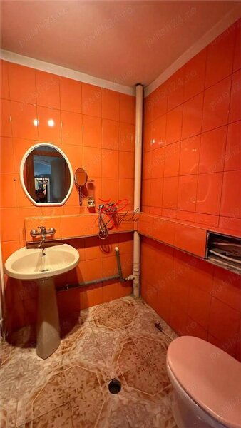 Teiul Doamnei, vanzare apartament 4 camere.